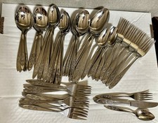 Set pieces rose for sale  Fostoria