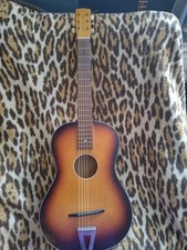 Chitarra salotto rumena usato  Spedire a Italy