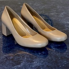 Naturalizer women round for sale  Absecon