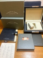 Com deterioração A. Lange & Sohne caixa de relógio estojo de couro broche de pelúcia livreto comprar usado Com deterioração A. Lange & Sohne caixa de relógio estojo de couro broche de pelúcia livreto comprar usado  Enviando para Brazil