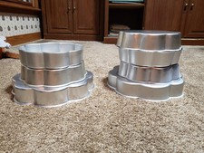 Lote de 7 panelas de bolo Wilton pétala recortada flor camada panela bolo mesa extra, usado comprar usado  Enviando para Brazil