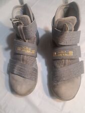 Usado, Tênis Nike LeBron James Soldier 10 tamanho 9 LRJ SX 16/17 NBA cinza batalha comprar usado  Enviando para Brazil