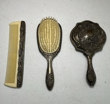  Conjunto de vaidade ornamentada folheada a prata antigo espelho, pente e pincel portátil comprar usado  Enviando para Brazil