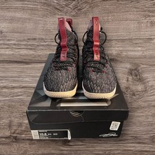 Nike LeBron 15 Pride Of Ohio tamanho 10.5 comprar usado  Enviando para Brazil