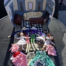 Antiga casa de bonecas colonial Williamsburg tecido com móveis 5 bonecas e roupas, usado comprar usado Antiga casa de bonecas colonial Williamsburg tecido com móveis 5 bonecas e roupas, usado comprar usado  Enviando para Brazil