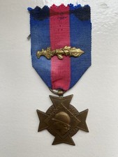 Médaille militaire croix d'occasion  Marchiennes