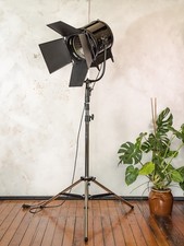 Lâmpada de assoalho vintage Berkey filme preto holofote em tripé industrial | Hollywood comprar usado  Enviando para Brazil