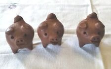 Juego de 3 Chanchitos Tres Patas Cerdos Redware Arcilla Chile Tesoros De Colección segunda mano  Embacar hacia Argentina