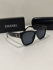 Chanel regular fit d'occasion  Expédié en Belgium