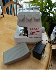 Máquina de overedging Singer Tiny Serger TS-380 Plus com pedal de cabo de alimentação caixa comprar usado  Enviando para Brazil