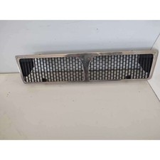 Mascherina calandra lancia usato Mascherina calandra lancia usato  Mineo