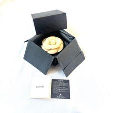 Vela de camélia exclusiva para clientes CHANEL não está à venda, usado comprar usado  Enviando para Brazil