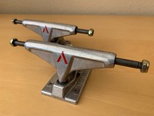 Usado, Caminhões de skate VENTURE 5.0 PRATA EUA eixo baixo 7.6" buchas DLX skate OG V comprar usado  Enviando para Brazil