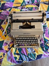 Macchina scrivere olivetti usato  Roseto Degli Abruzzi