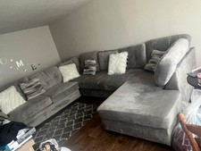 Grey sectional for sale  Saint Louis