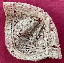Ancien bonnet bébé d'occasion  Puy-l'Évêque