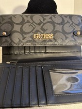 Usado, Nova Carteira Feminina Guess Black Coal Castalia Tri Fold Cluth está em perfeito estado comprar usado Usado, Nova Carteira Feminina Guess Black Coal Castalia Tri Fold Cluth está em perfeito estado comprar usado  Enviando para Brazil
