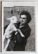 Woman lamb carrier d'occasion  Expédié en Belgium