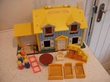 Vintage 1969 Fisher Price Zabawa Dom rodzinny z meblami i ludźmi, używany na sprzedaż  Wysyłka do Poland