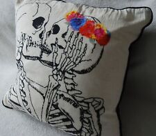 Halloween kissing skeleton for sale  BURTON-ON-TRENT
