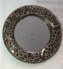Espelho de parede vintage em miniatura de filigrana de metal ornamentado para casa de bonecas com cabide comprar usado  Enviando para Brazil
