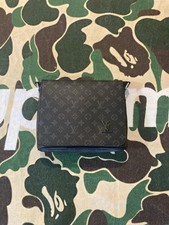 Louis vuitton messenger for sale  Redwood City