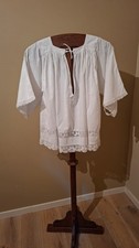 Surplis whit lace d'occasion  Montesquieu-Volvestre