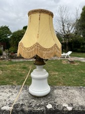 Lampe ancienne opaline d'occasion Lampe ancienne opaline d'occasion  Montendre