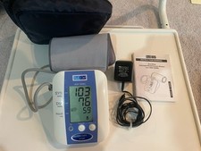 Monitor de pressão arterial Omron braço superior excelente estado.  Testado. Kit completo comprar usado  Enviando para Brazil