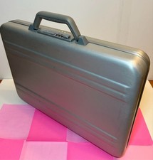 attache case d'occasion  Expédié en Belgium