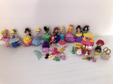Roupas e acessórios 51 para bonecas Disney Princesa Frozen Little Kingdom Playset comprar usado  Enviando para Brazil