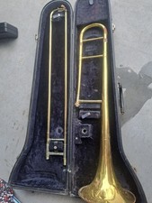 Trombone e estojo rígido Conn Director 18H comprar usado  Enviando para Brazil