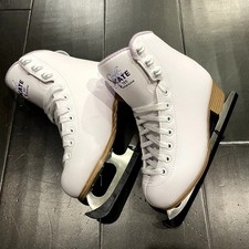 NOVO Patins de Gelo Jackson Ultima Classic SoftSkate 380 Branco Roxo Meninas Tamanho 2 comprar usado  Enviando para Brazil