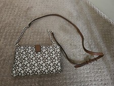 Bolsa carteira feminina bege DKNY ao redor da alça de ombro, usado comprar usado  Enviando para Brazil