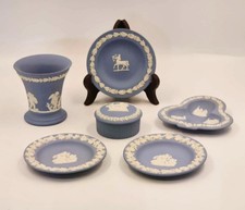 Wedgwood blue jasperware usato  Spedire a Italy