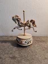 Cheval carrousel musical. d'occasion  Fayence