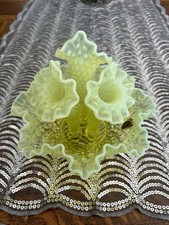 Vaso Fenton Topázio Opala Hobnail Epergne 3 Chifres UV Reativo Apartamento Tamanho RARO comprar usado  Enviando para Brazil