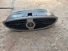 Grille centrale aeration d'occasion Grille centrale aeration d'occasion  Signes