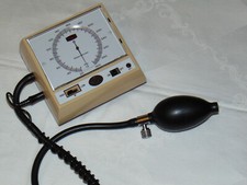 Sfigmomanometro elettronico vi usato  Italia