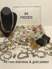 Lote de 85 peças de joias sortidas atacado revenda ouro e prata mulheres e homens alta qualidade comprar usado  Enviando para Brazil