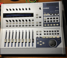 Mixer digitale yamaha usato  Cirie