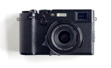Fuji x100f incl. usato  Spedire a Italy