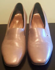 Pre owned women for sale  Philadelphia