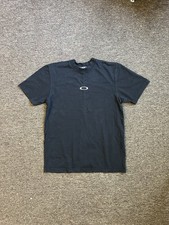 Camiseta masculina vintage Oakley preta tamanho M grande logotipo centro de software  comprar usado Camiseta masculina vintage Oakley preta tamanho M grande logotipo centro de software  comprar usado  Enviando para Brazil