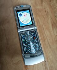 MOTOROLA V3 modelo MQ4-4411G21 en plata segunda mano  Embacar hacia Argentina