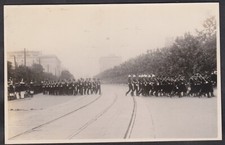 1948 RPPC CARTÃO POSTAL PROCISSÃO DE SOLDADOS PARA FUNERAL DO GENERAL TOJO, TOQUIO, JAPÃO comprar usado  Enviando para Brazil