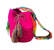Usado, Bolsa tiracolo Mochila Wayuu autêntica colombiana rosa quente neon com canecas comprar usado  Enviando para Brazil
