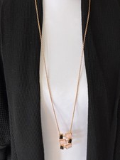 Usado, Colar pingente corrente de pedra dourada rosa com quartzo rosa e ônix preto comprar usado Usado, Colar pingente corrente de pedra dourada rosa com quartzo rosa e ônix preto comprar usado  Enviando para Brazil