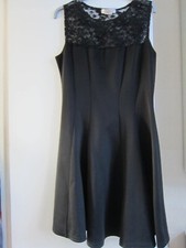 Robe noire .42 d'occasion  Sainte-Geneviève-des-Bois