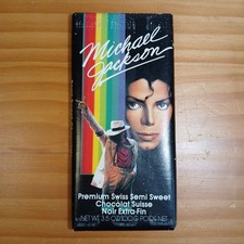 Barra de chocolate Michael Jackson semi doce preta 1989 suíça em embalagem Moonwalker comprar usado Barra de chocolate Michael Jackson semi doce preta 1989 suíça em embalagem Moonwalker comprar usado  Enviando para Brazil
